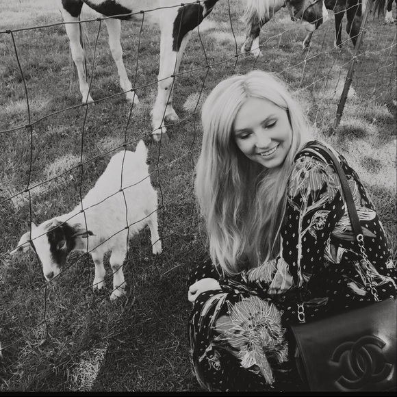 Meet your Posher, Kallie - Picture 7 of 13